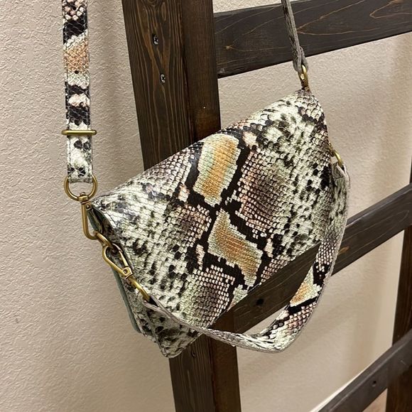 Madewell The Flap Convertible Crossbody Bag in Snake Embossed Leather - Picture 6 of 6
